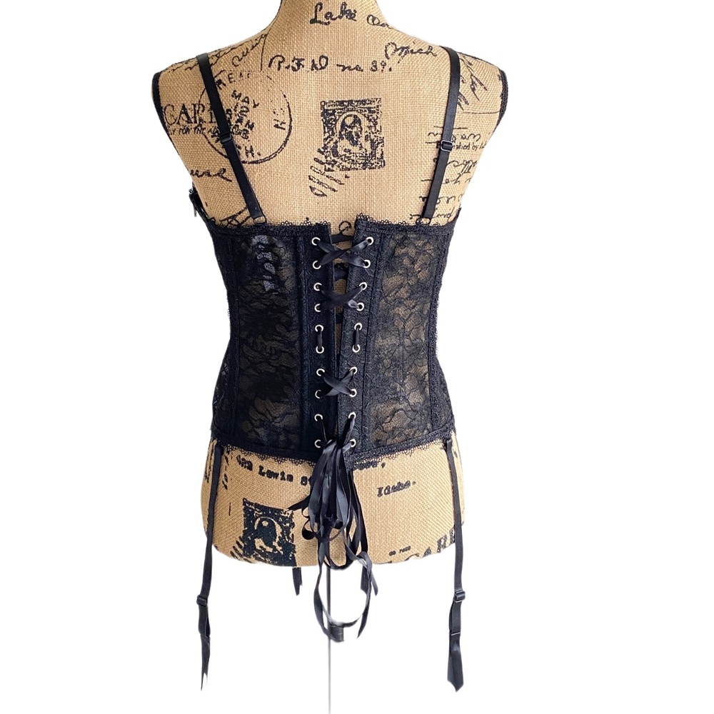Adore Me Lace Boned Corset With Lace up back and Garters NWOT